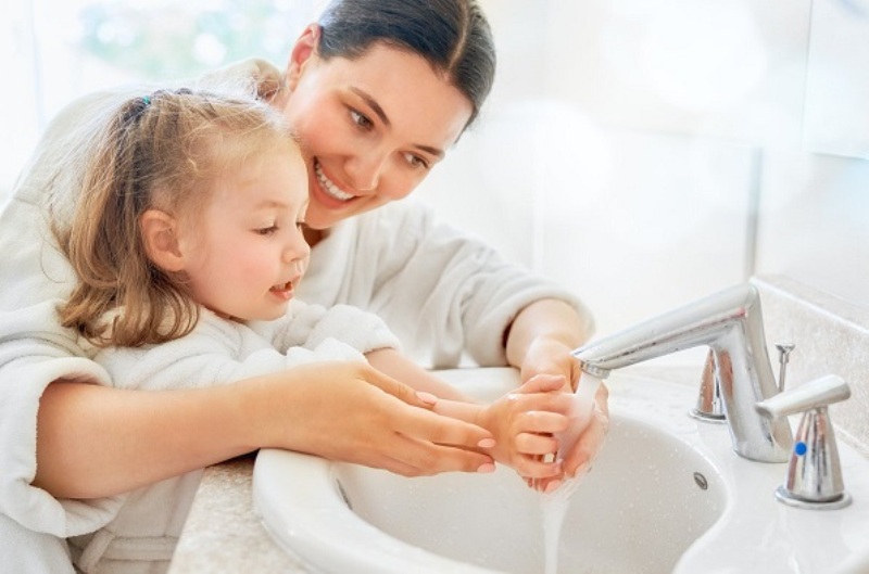 Rửa tay giúp con tăng cường miễn dịch